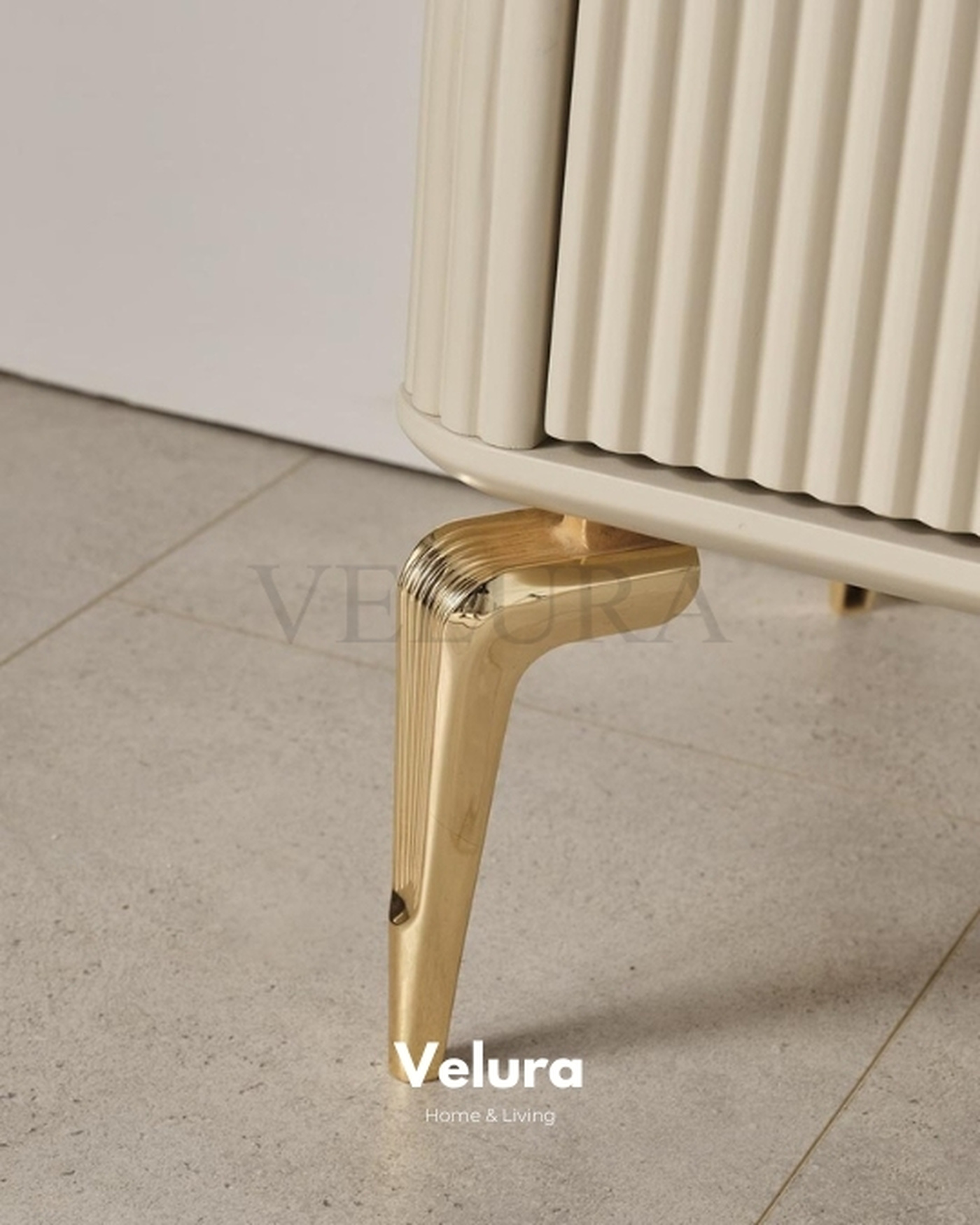 Yerden Yüksek Lüks TV Ünitesi Venti Gold TV Ünitesi - Şömineli ve Gold Detaylı