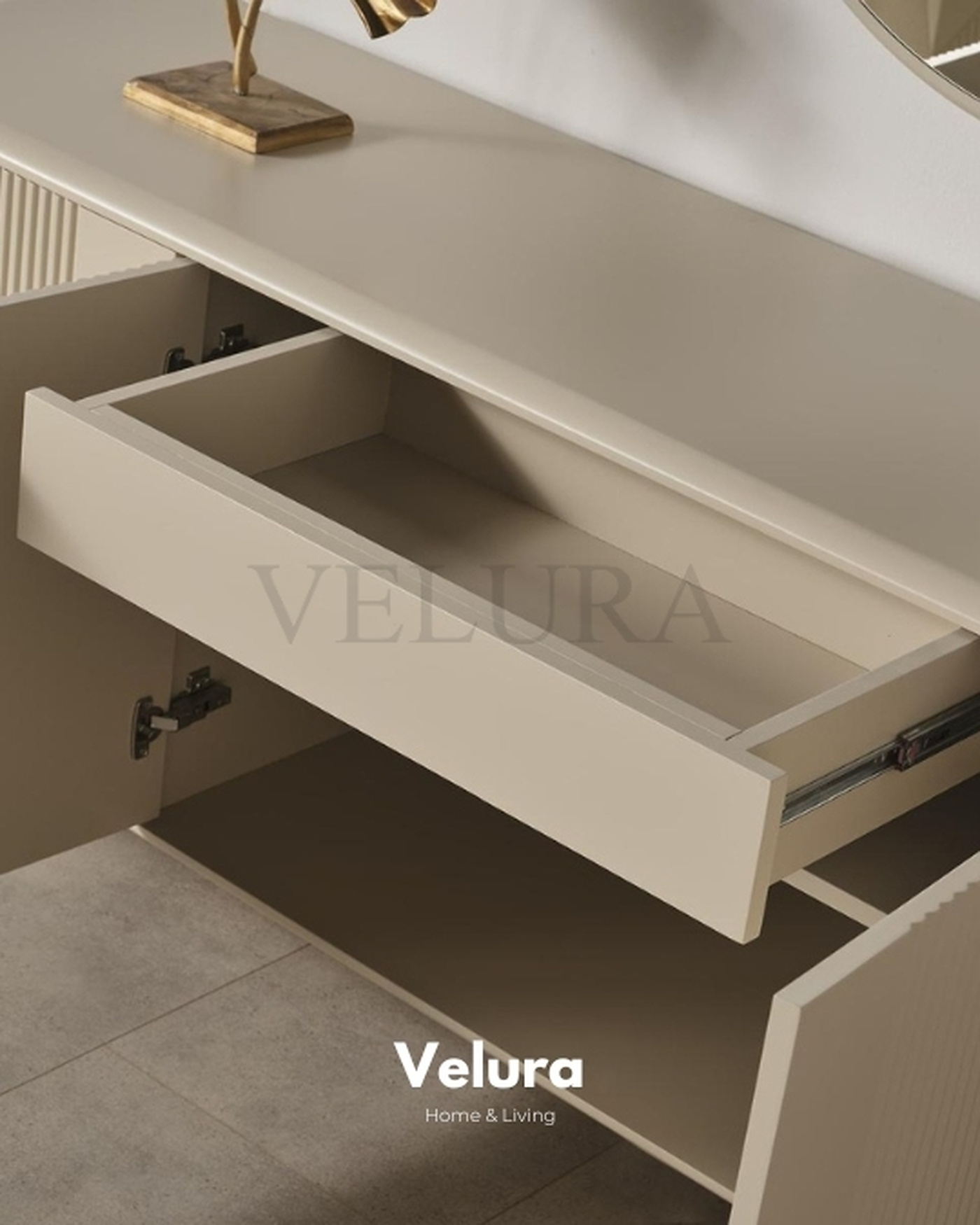 Venti Gold Konsol - Modern Altın Detaylı Venti Gold Konsol - Modern Altın Detaylı