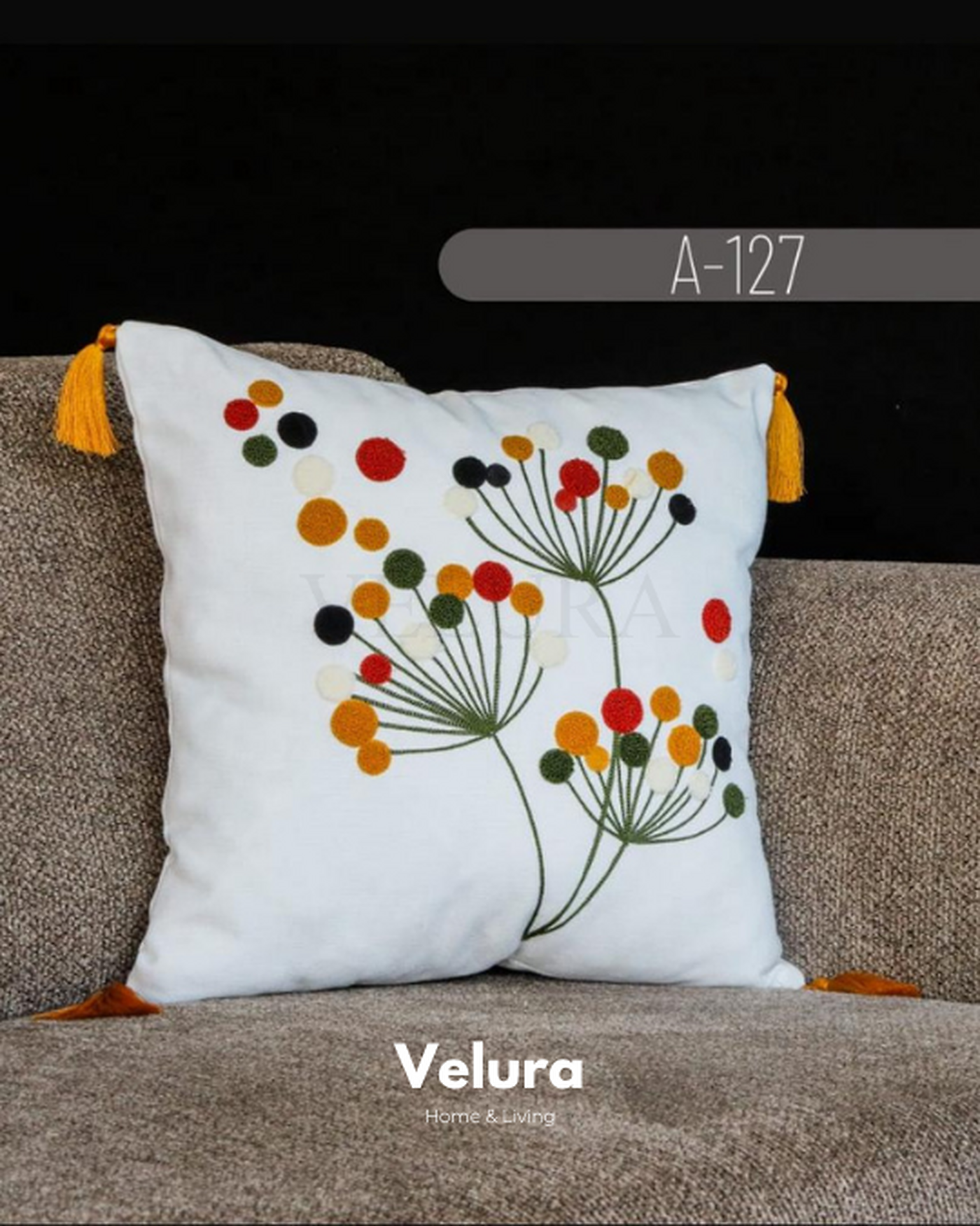 Keten Kumaş Nakış İşlemeli Püsküllü Çiçek Desenli Kırlent - A127 Dal ve çiçek desenli keten dekoratif kırlent modeli