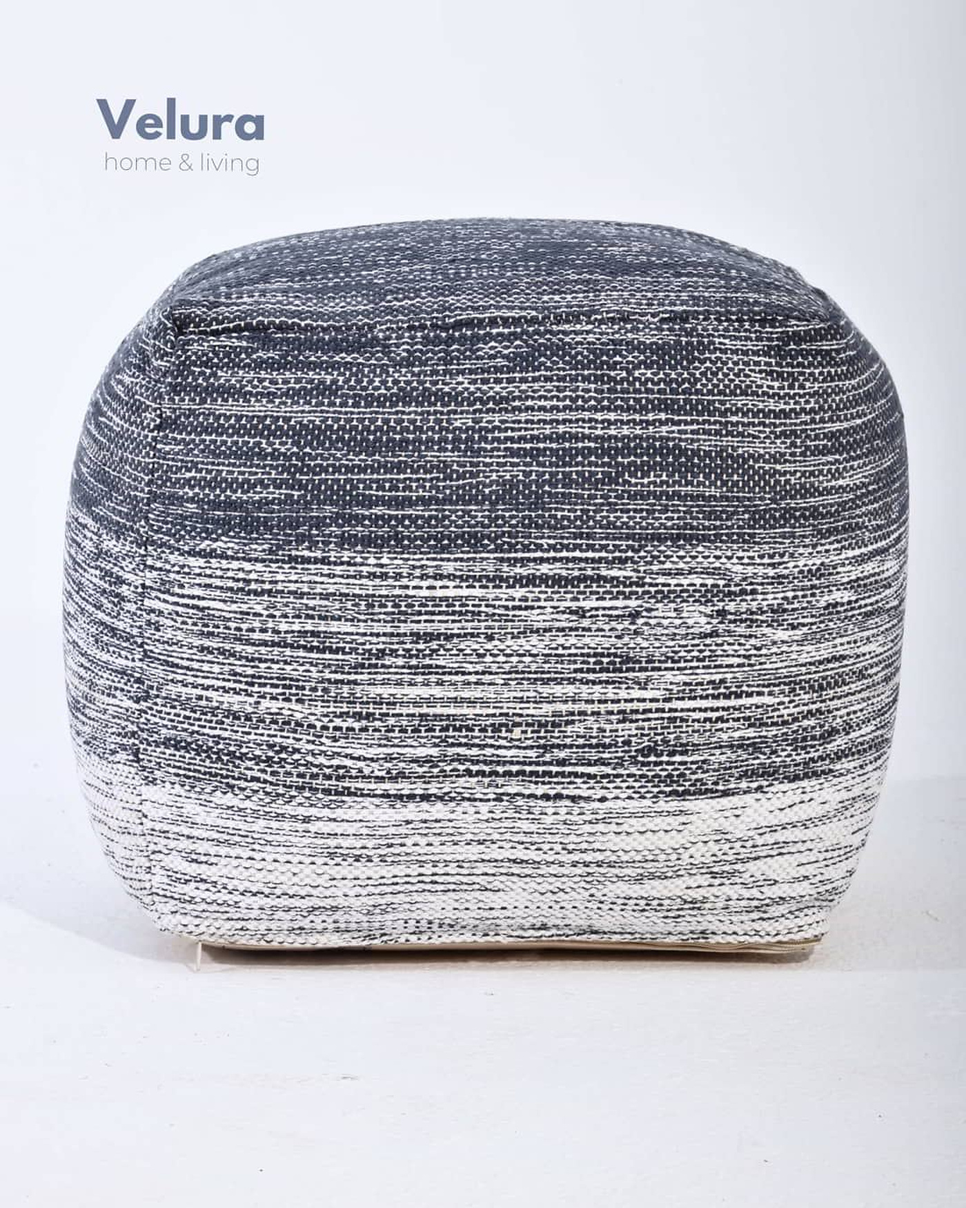 Delight Navy White puf lacivert beyaz geçişli tasarım