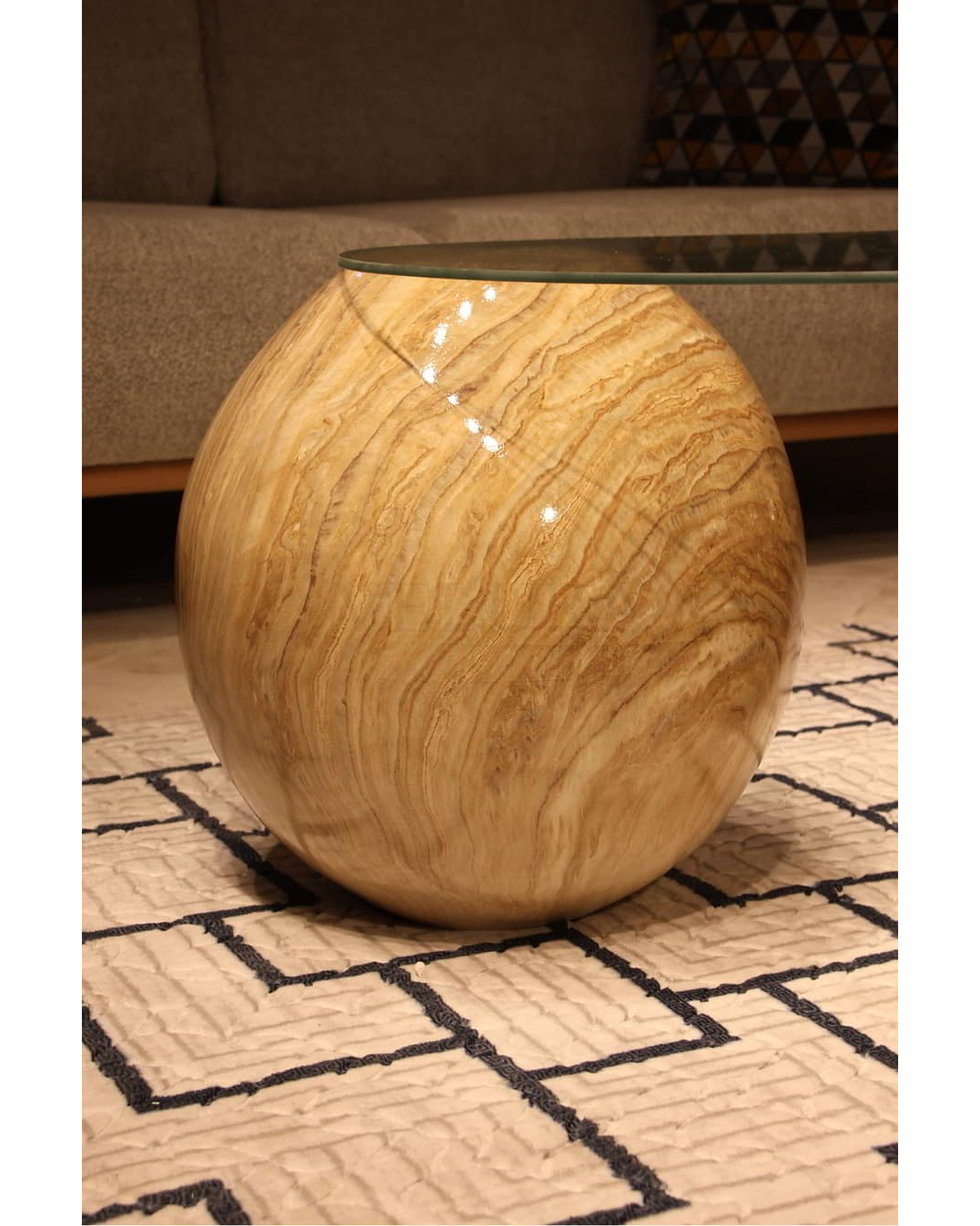 Füme Cam Üst Tablasıyla Modern Sehpa 41 cm Traverten Sehpa Velura Home
