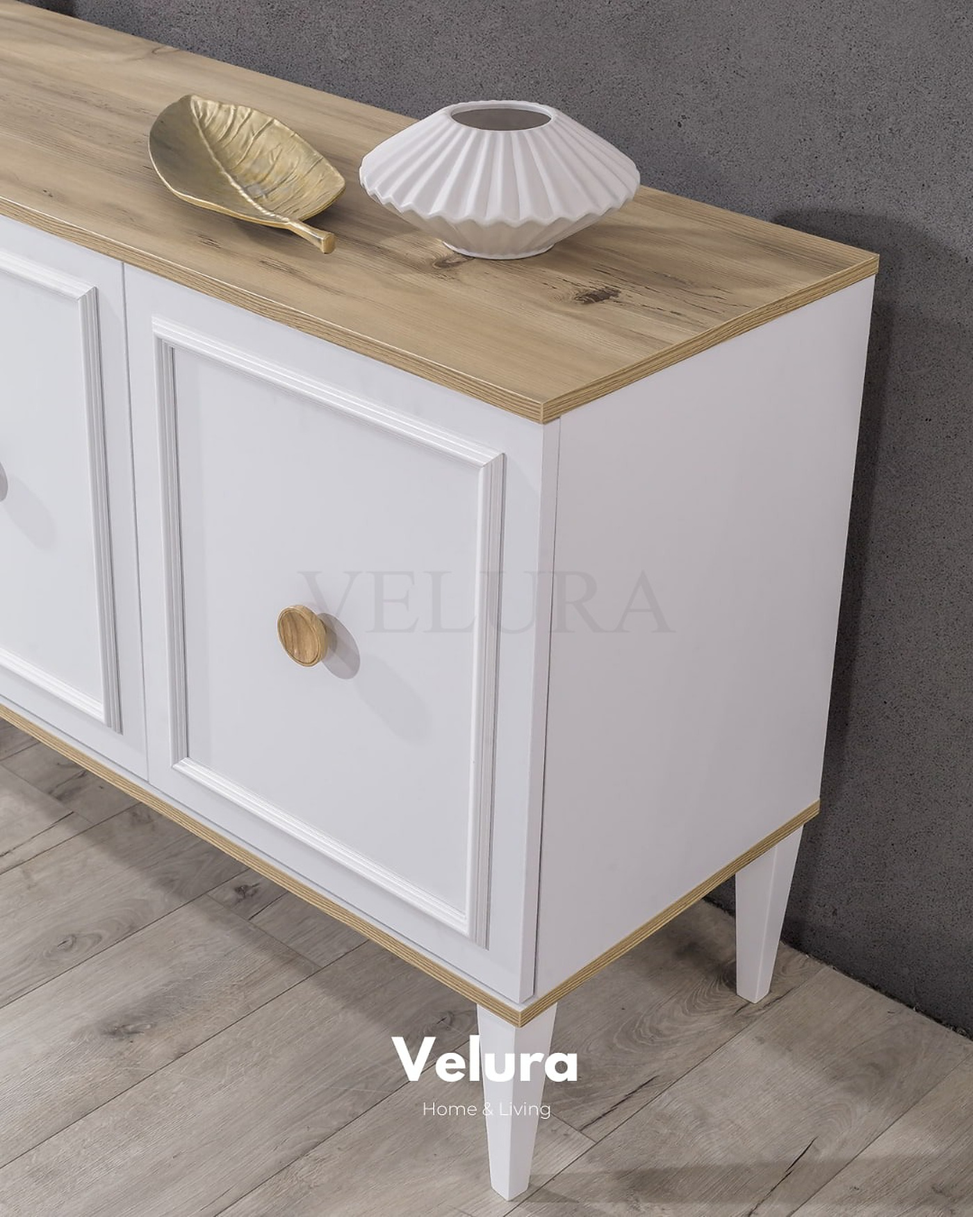 Yerden yüksek modern konsol modeli