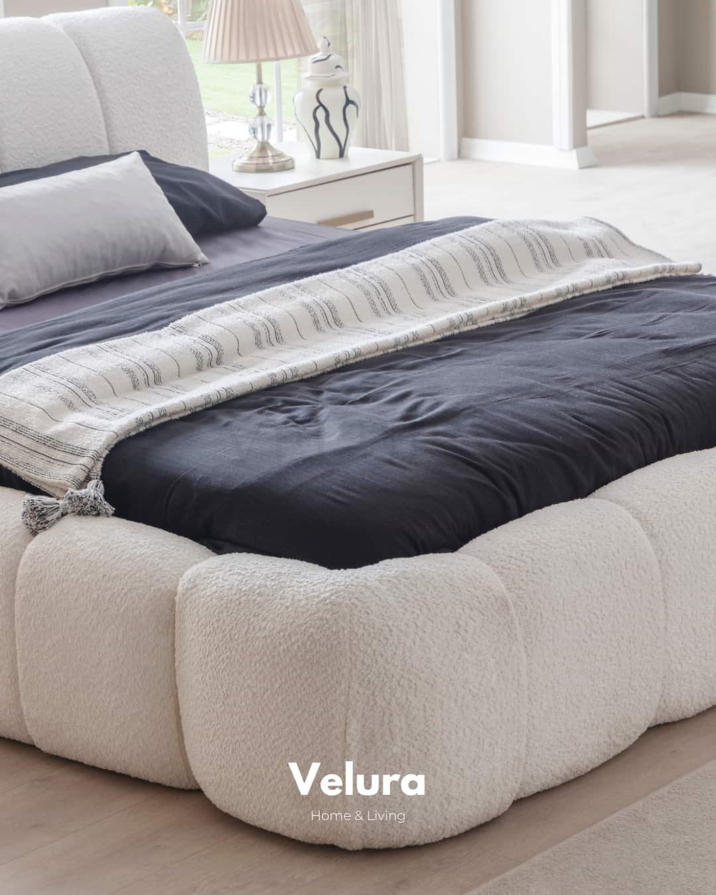 Valore Karyola – Kırık beyaz, yerle sıfır, bazalı