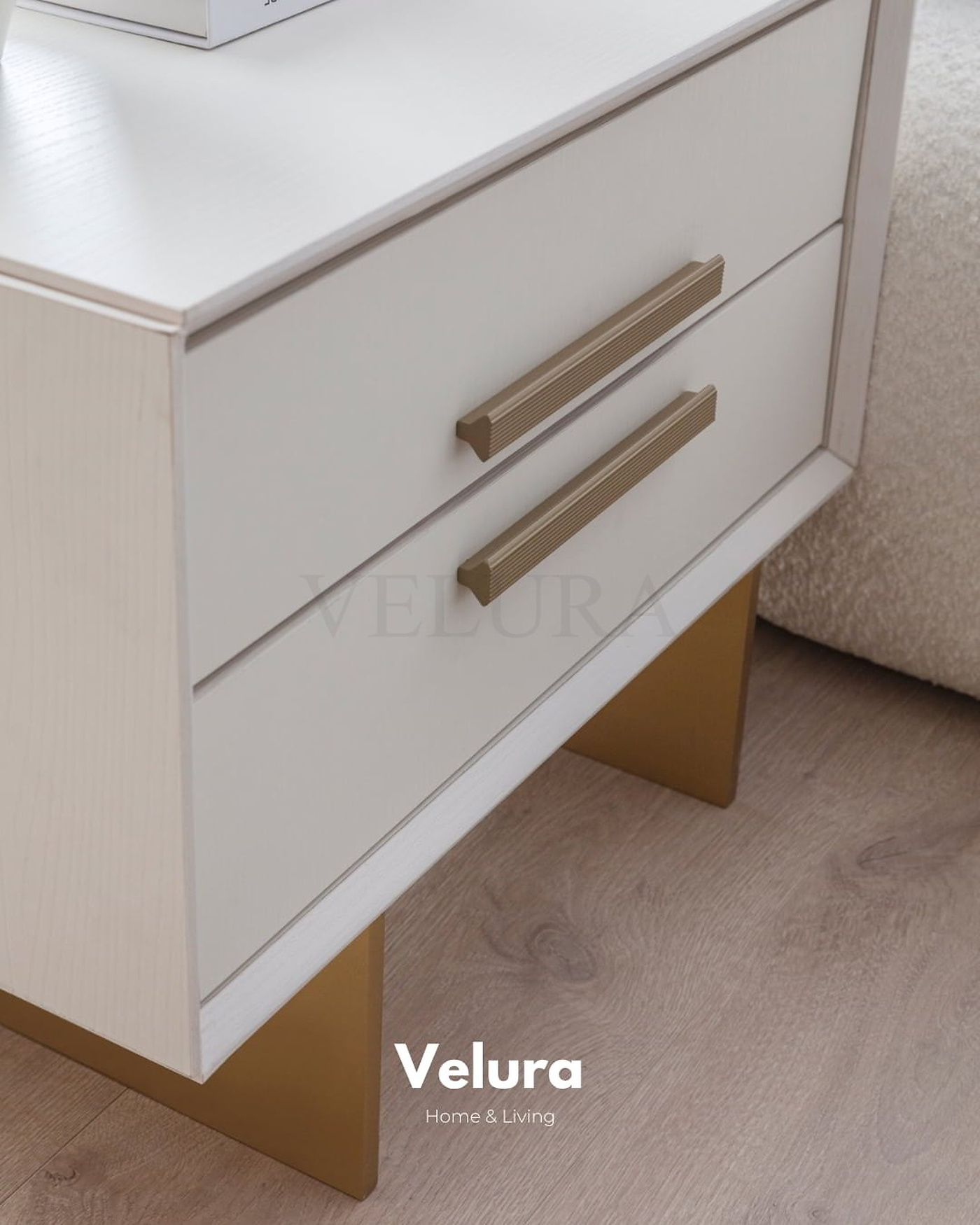 Valore Komodin – Kırık beyaz, gold detaylı, 2 çekmeceli