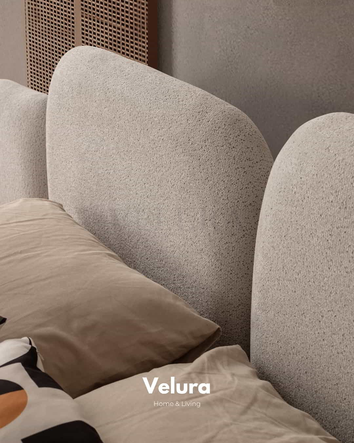 Zen Karyola – Krem & ceviz, bazalı ve yerden yüksek ahşap ayaklı