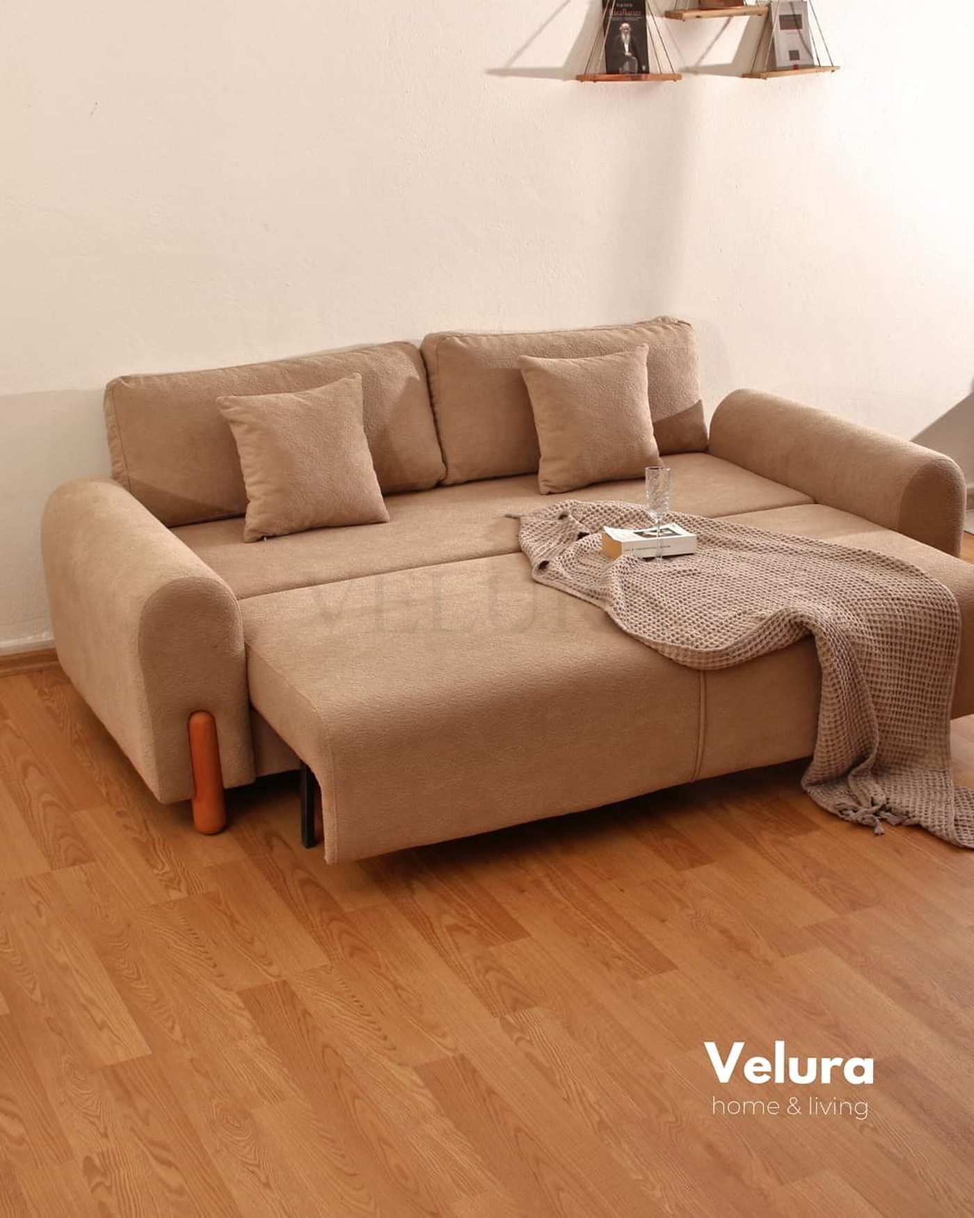 Mora Koltuk Takımı – bohem stil, ceviz ayaklı, coco kumaş, yataklı