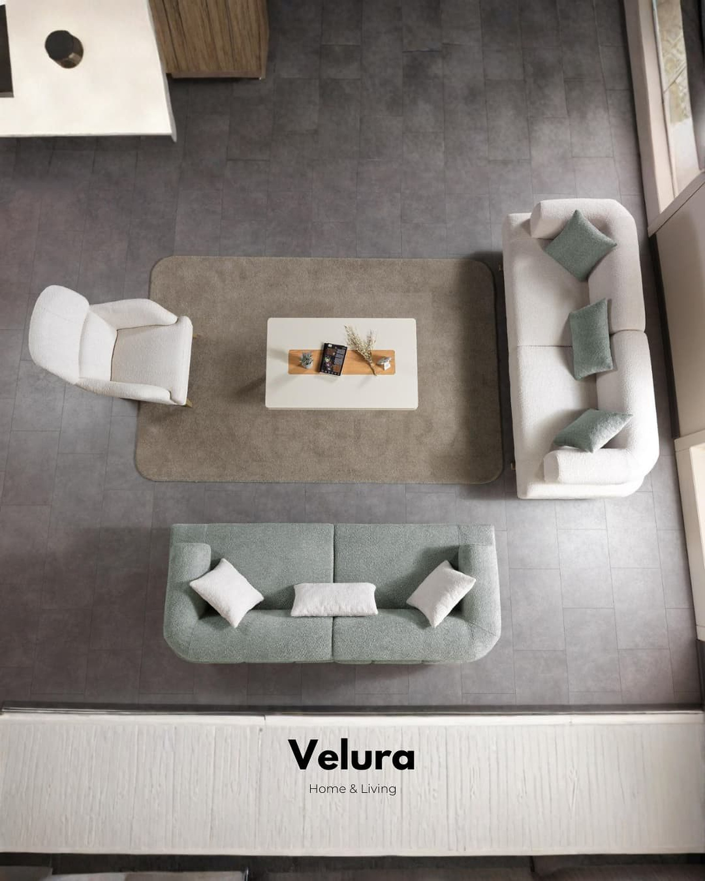Sahra Kanepe – Krem; mekanizmalı sırt–kol birleşik yapı, gold ayaklar, 240 x 95 x 80 cm ölçüler