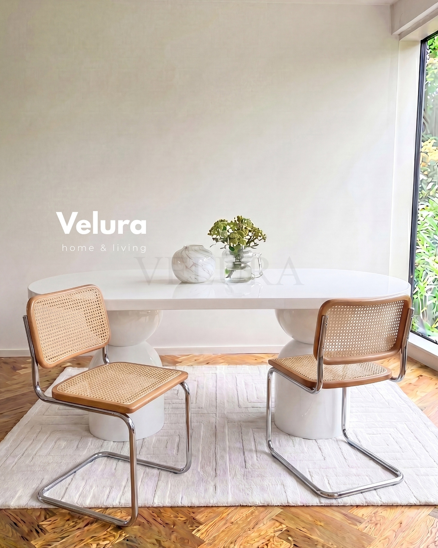 Lura Yemek Masası Lura Yemek Masası beyaz MDF tabla fiberglas ayaklı modern yemek masası