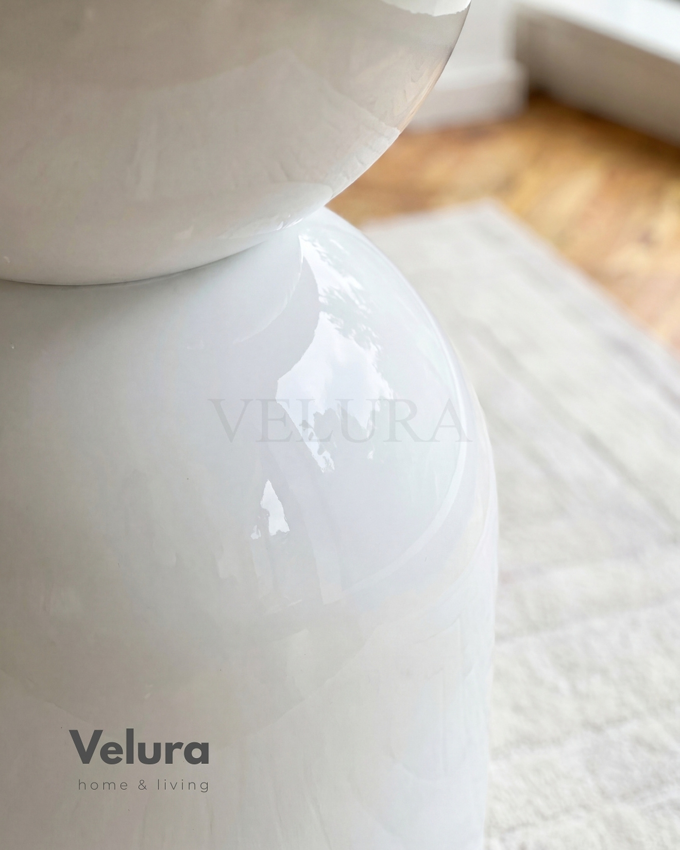 Lura Yemek Masası beyaz MDF tabla fiberglas ayaklı modern yemek masası