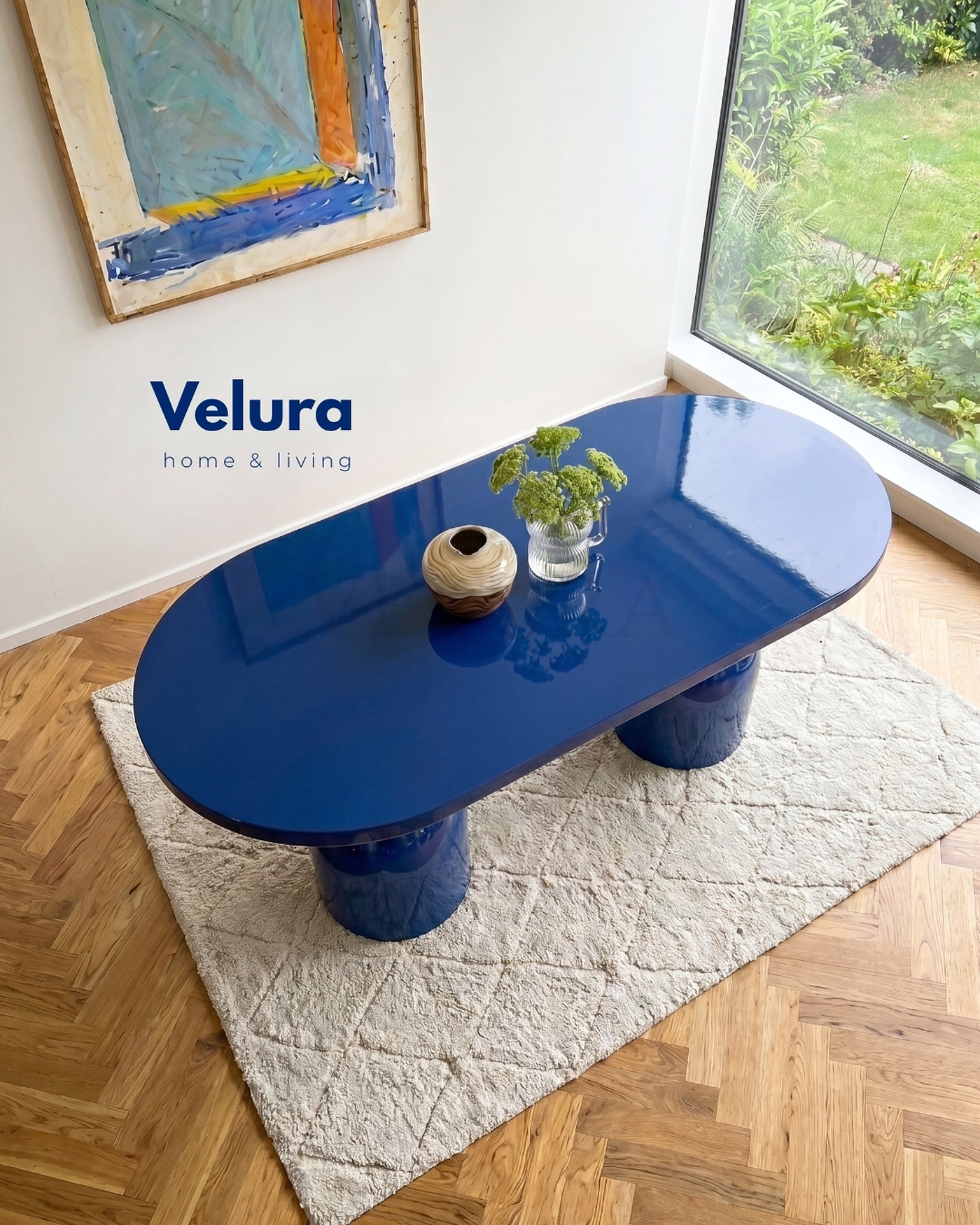 Fiberglas ayaklı lacivert Lura masa modern yemek odası tasarımı