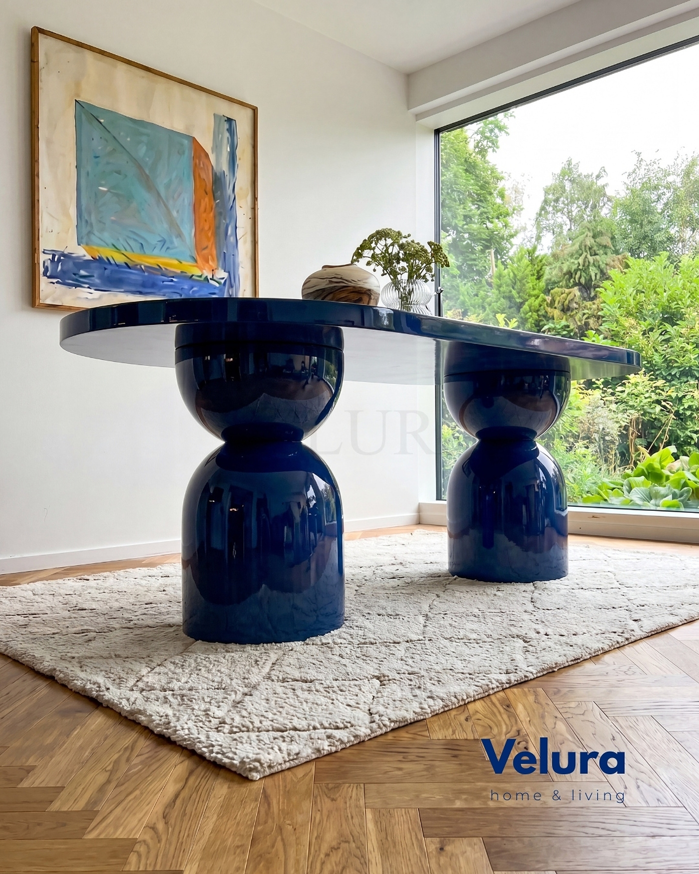 Fiberglas ayaklı lacivert Lura masa modern yemek odası tasarımı