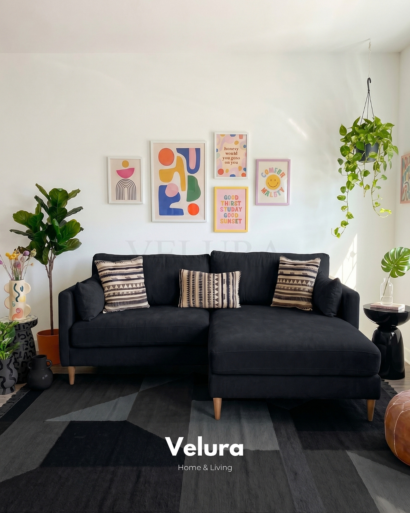 Pamela Köşe Takımı Siyah yumuşak dokulu Pamela kumaşlı salon köşesi