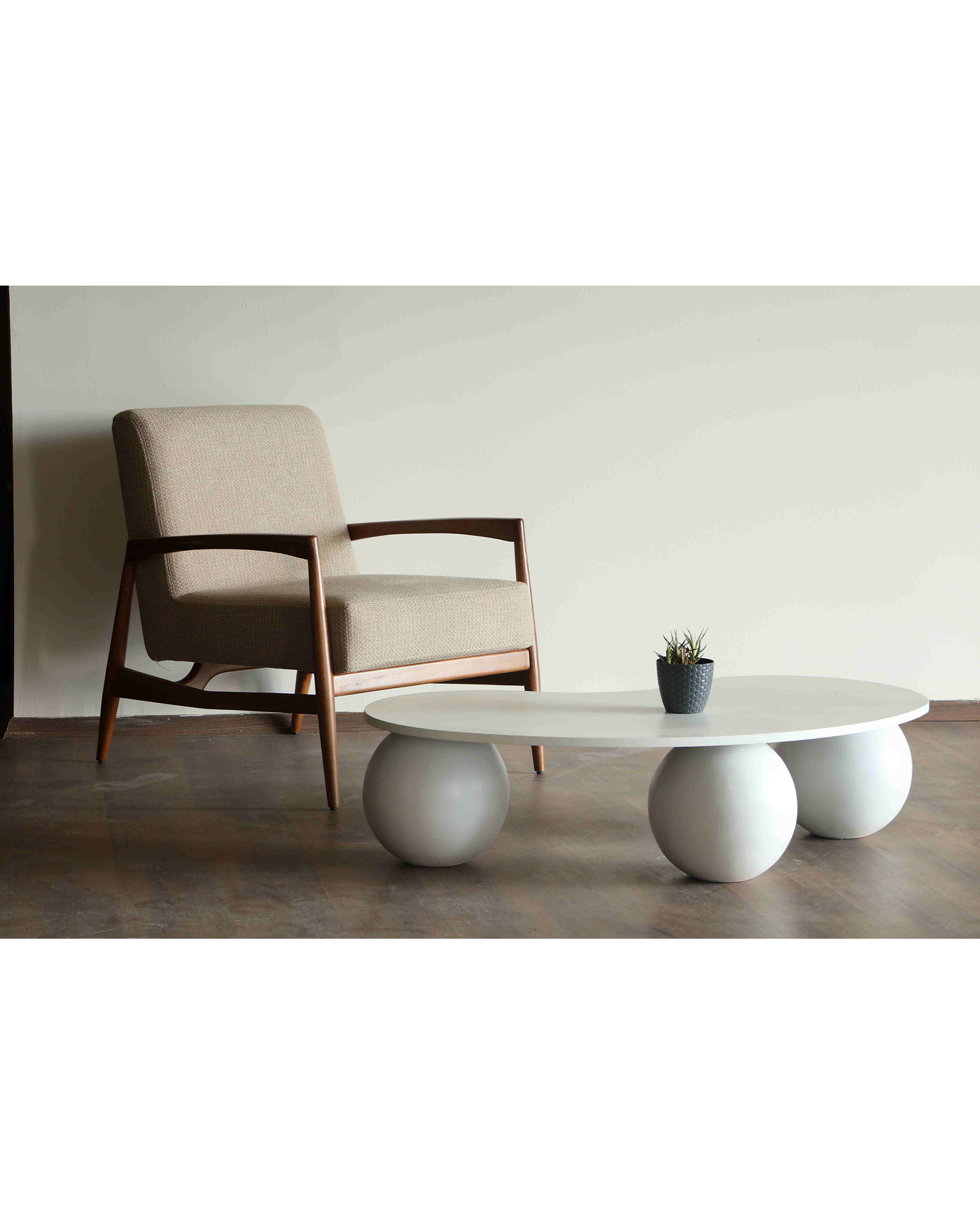 Minimalist ve Şık Beyaz MDF Sehpa Beyaz küre ayaklı fasülye formunda MDF orta sehpa
