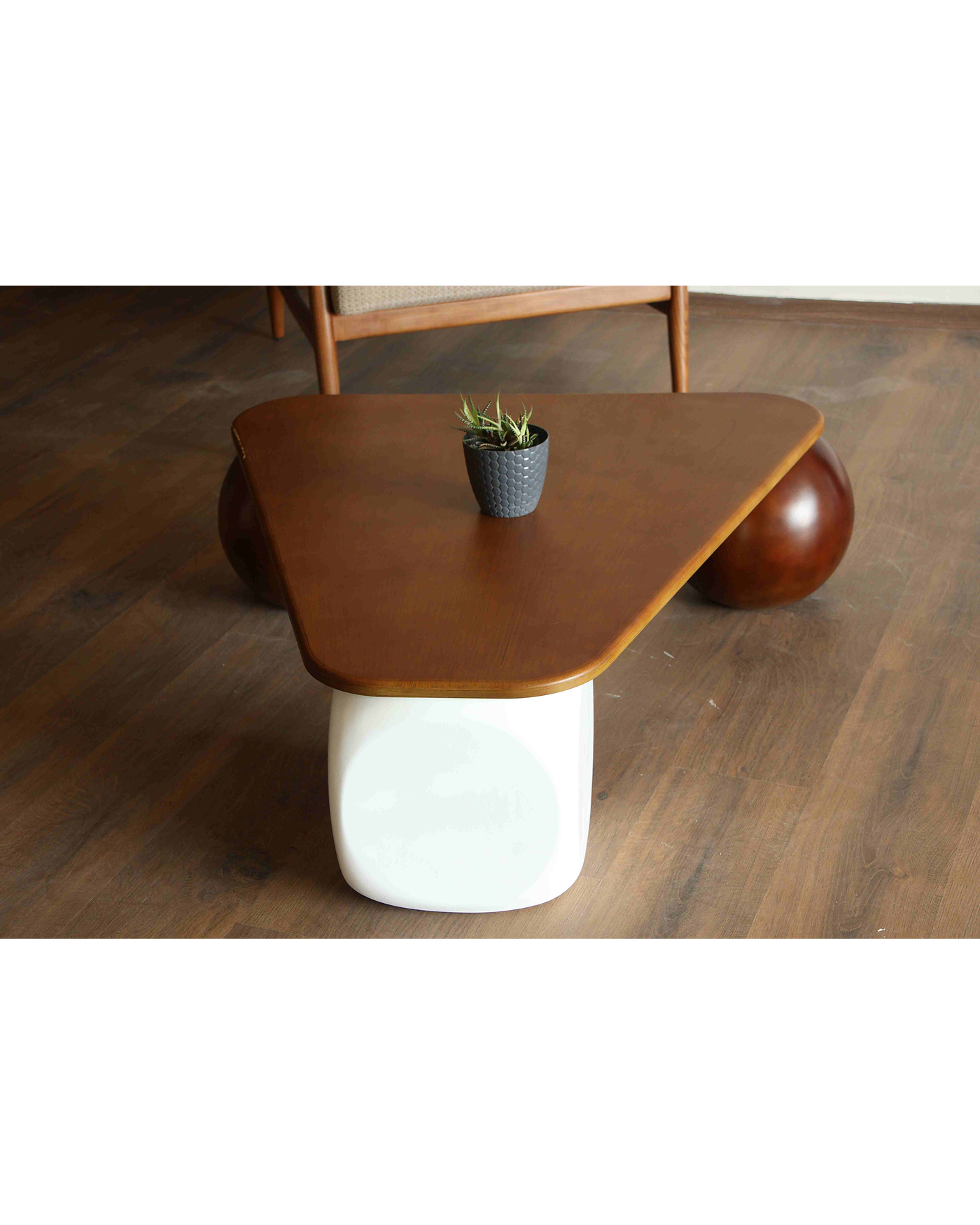 Velura Home Modern Ahşap Sehpa Küre Ahşap Orta Sehpa Ceviz ve Beyaz Tasarım