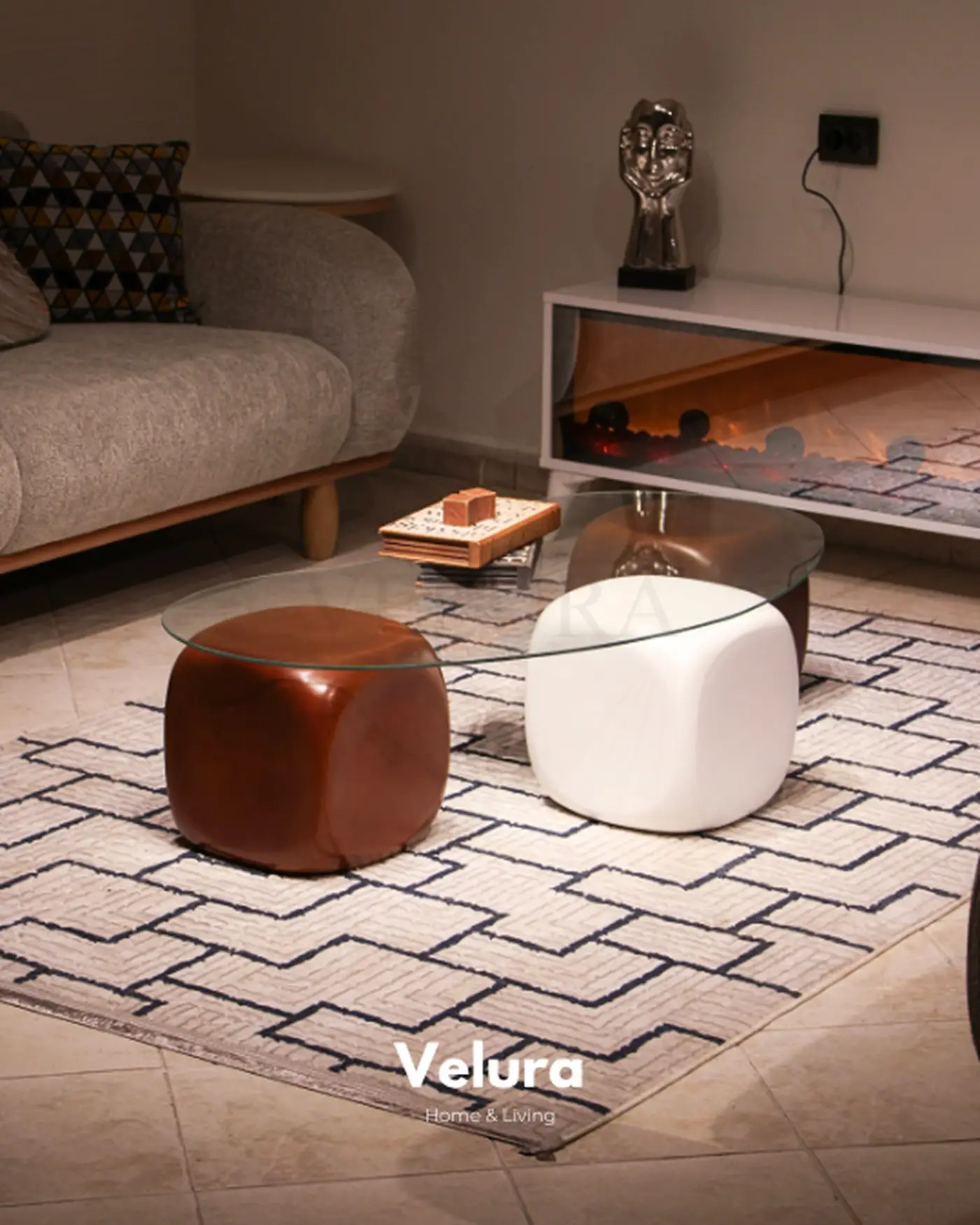 Küre Orta Sehpa – Cam ve MDF tabla seçenekli modern orta sehpa modeli Küre Orta Sehpa – Cam ve MDF tablalı, kaplama ve düz renk alternatifli üç ayaklı sehpa