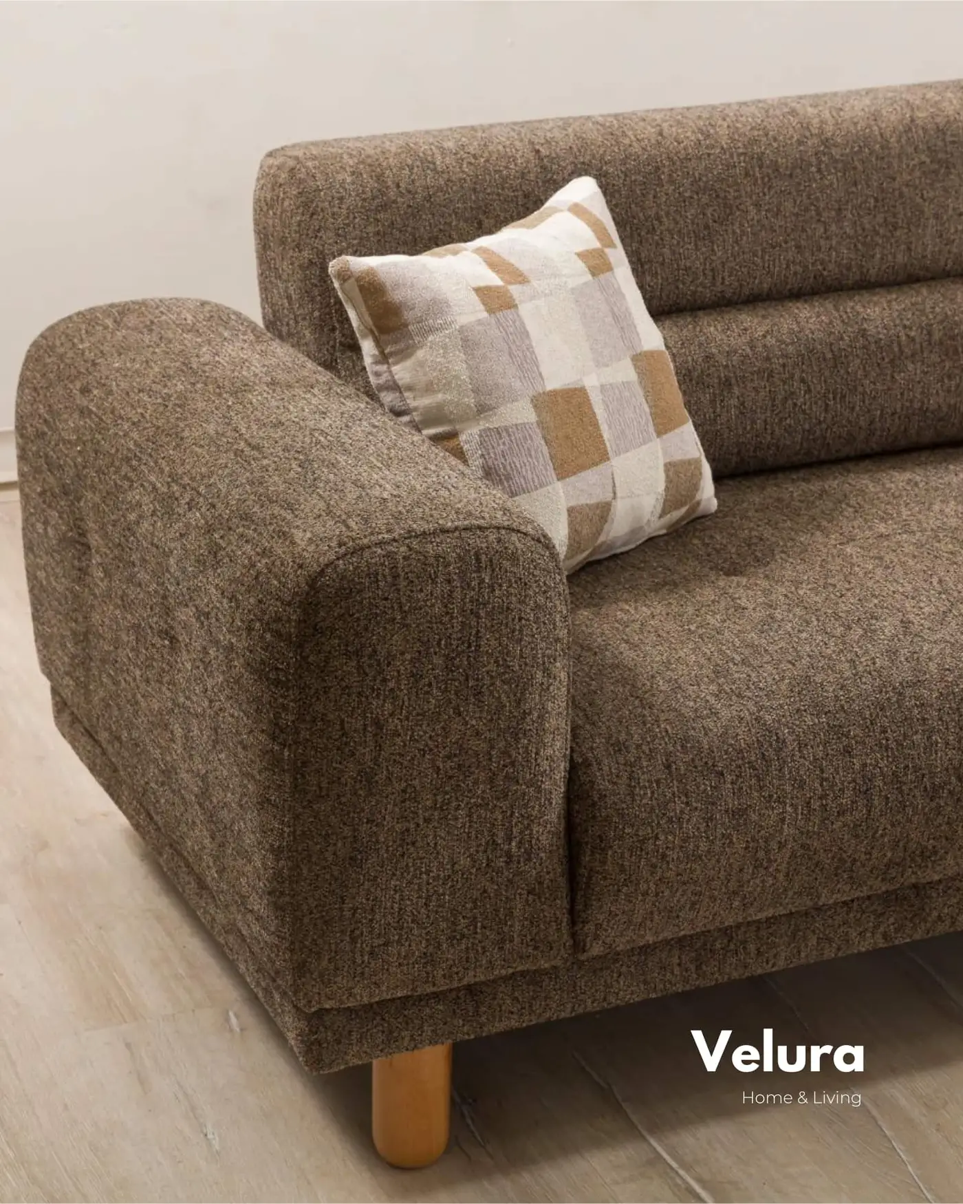 Ahşap Ayaklı Modern Kahverengi Koltuk Leke Göstermeyen Kahverengi Koltuk Modeli