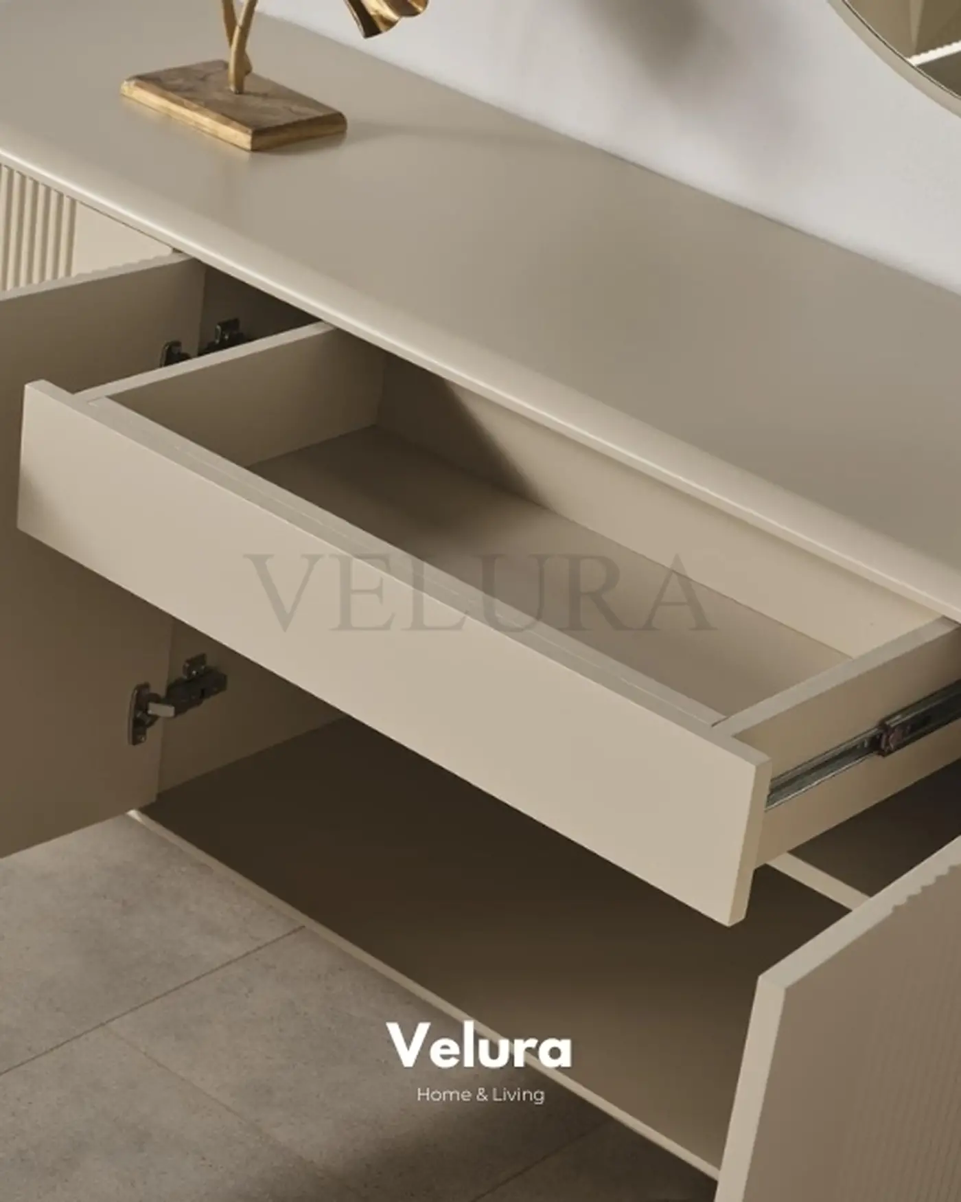 Venti Gold Konsol - Modern Altın Detaylı Venti Gold Konsol - Modern Altın Detaylı