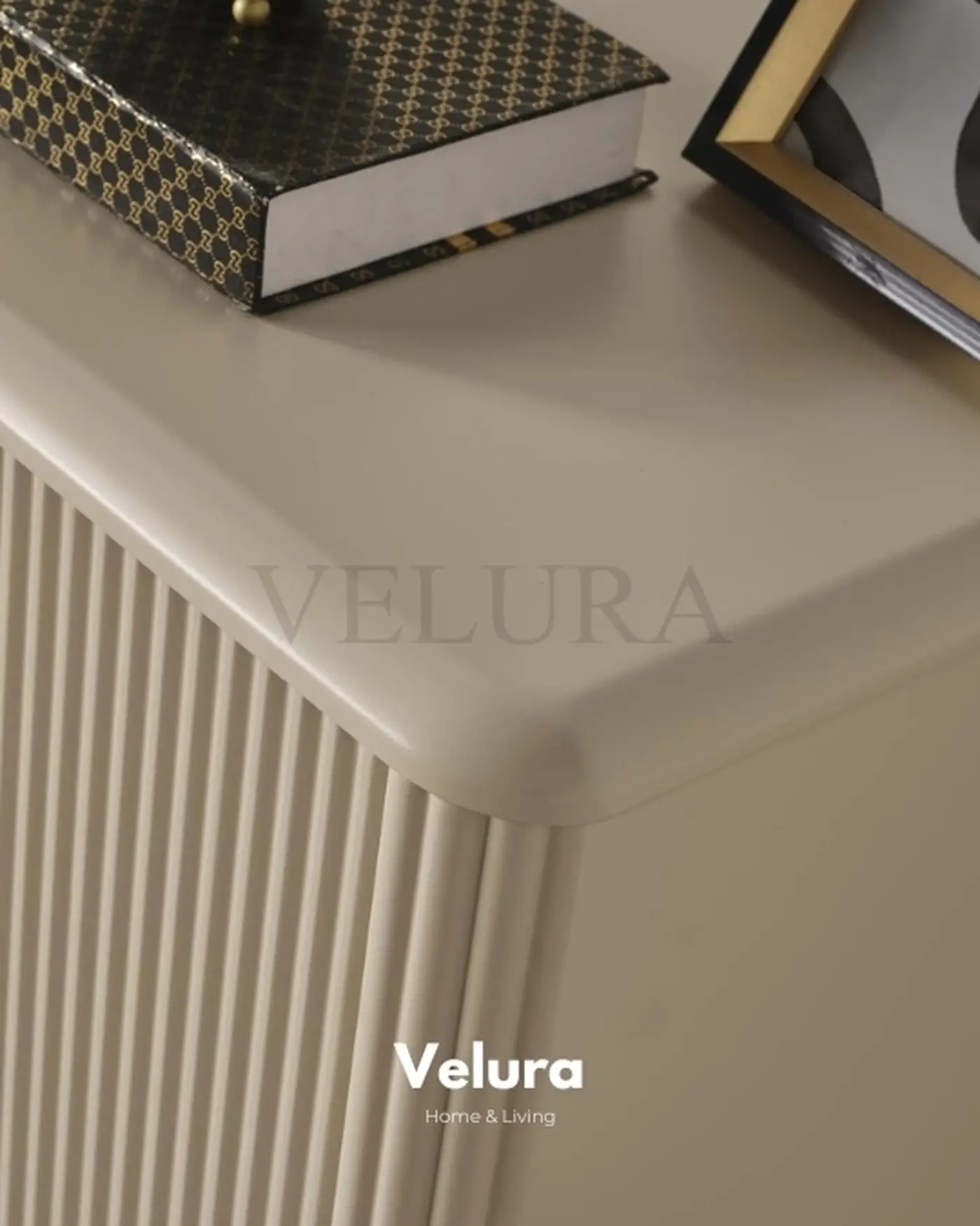 Venti Gold Konsol - Modern Altın Detaylı Venti Gold Konsol - Modern Altın Detaylı