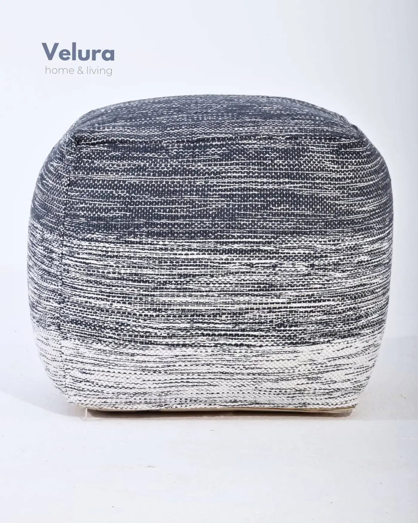 Delight Navy White puf lacivert beyaz geçişli tasarım
