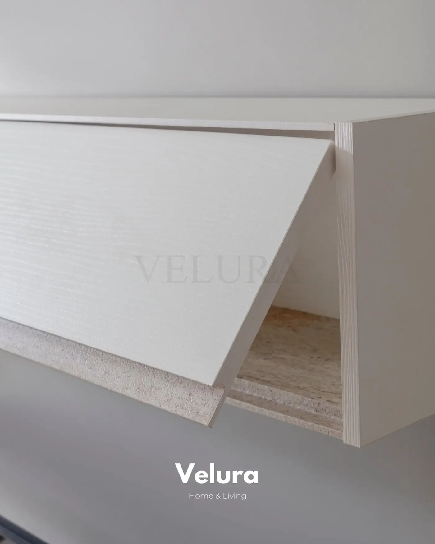 Beyaz ve traverten detaylı Flora TV Ünitesi alt–üst panel ön görünüm