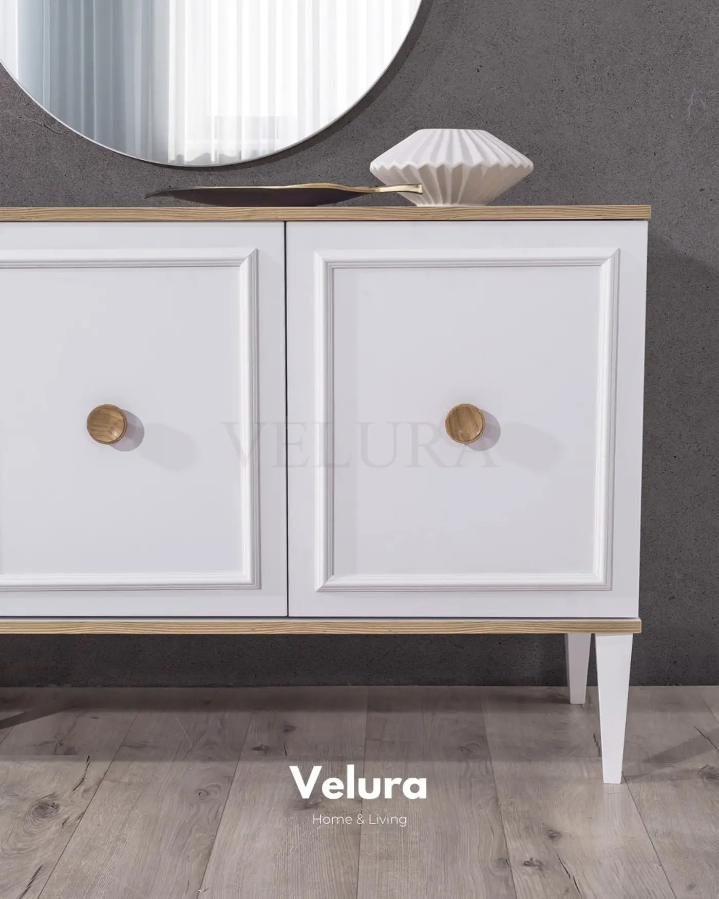 Yerden yüksek modern konsol modeli