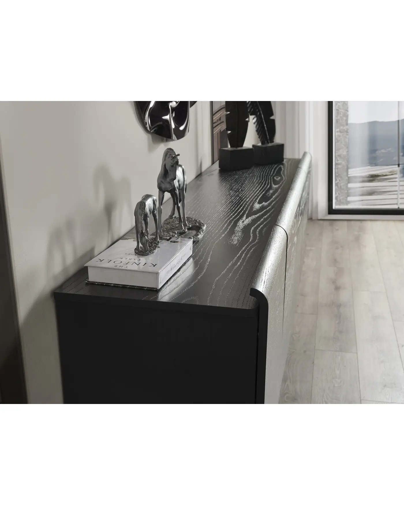 Alaca Konsol – Antrasit renkli, metal ayaklı modern ahşap tasarım