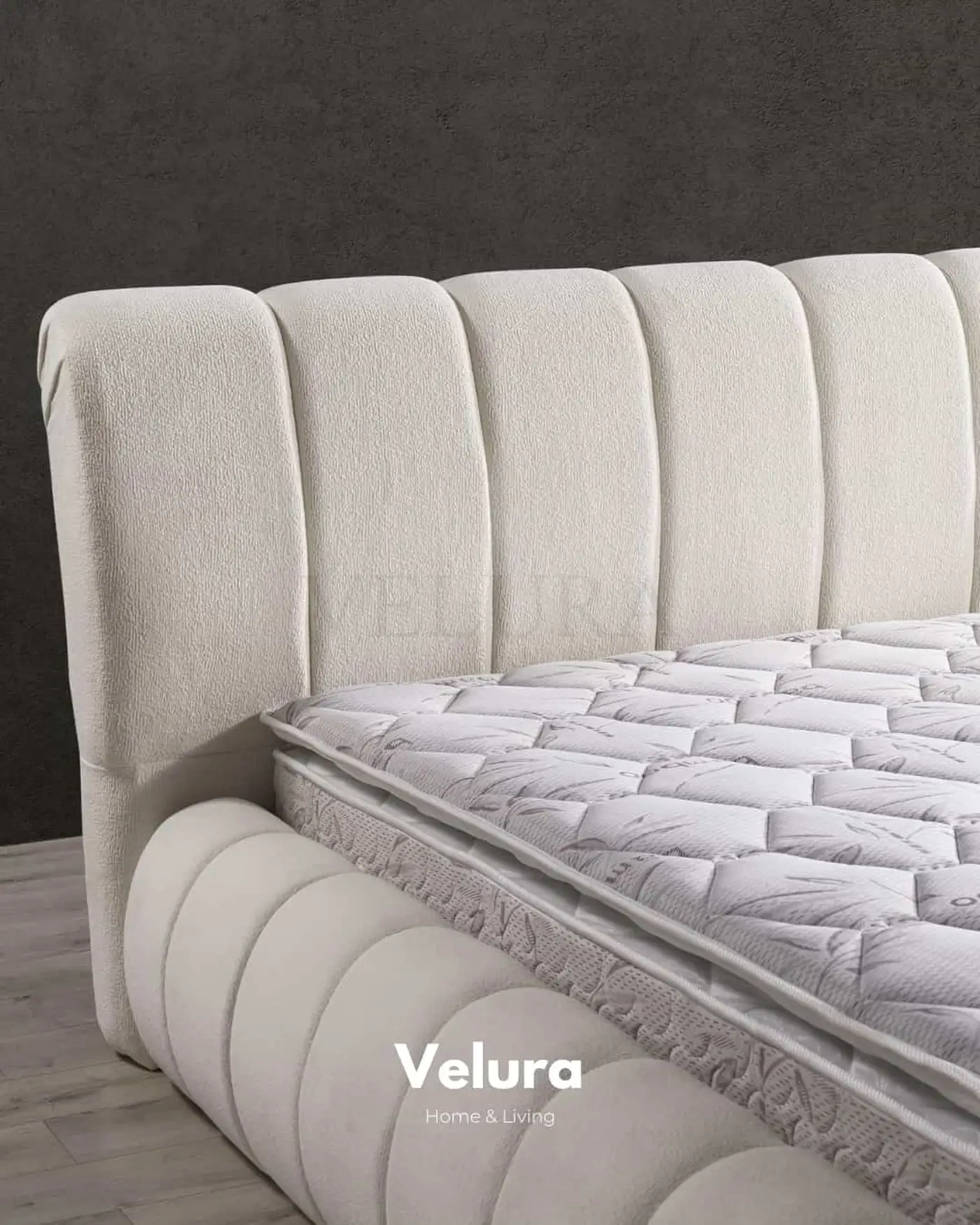 Başlıklı baza ve konforlu yatak  