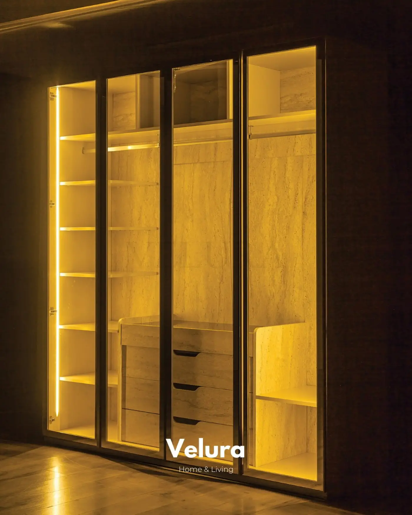 Velura Home cam kapaklı dolap modeli