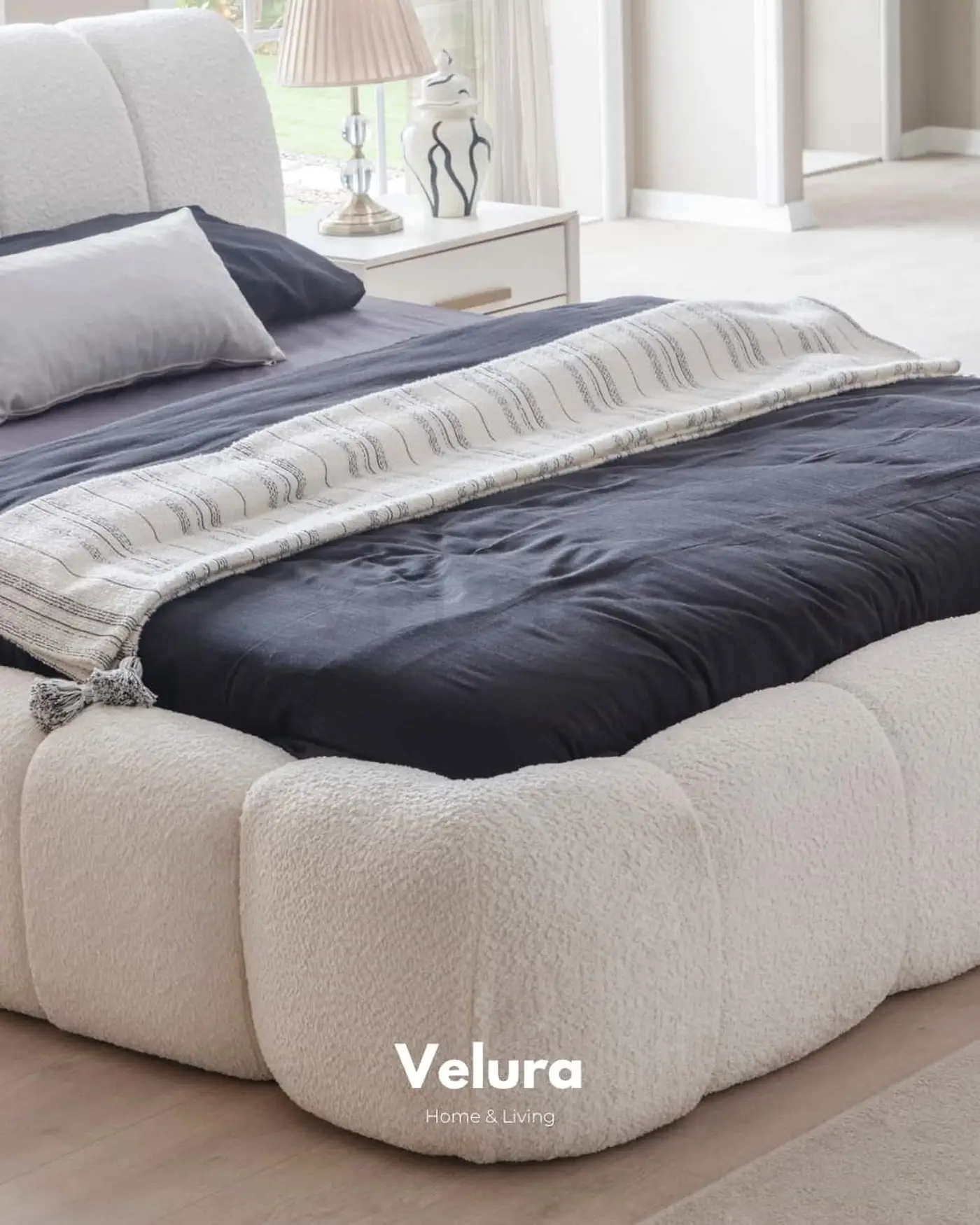 Valore Karyola – Kırık beyaz, yerle sıfır, bazalı