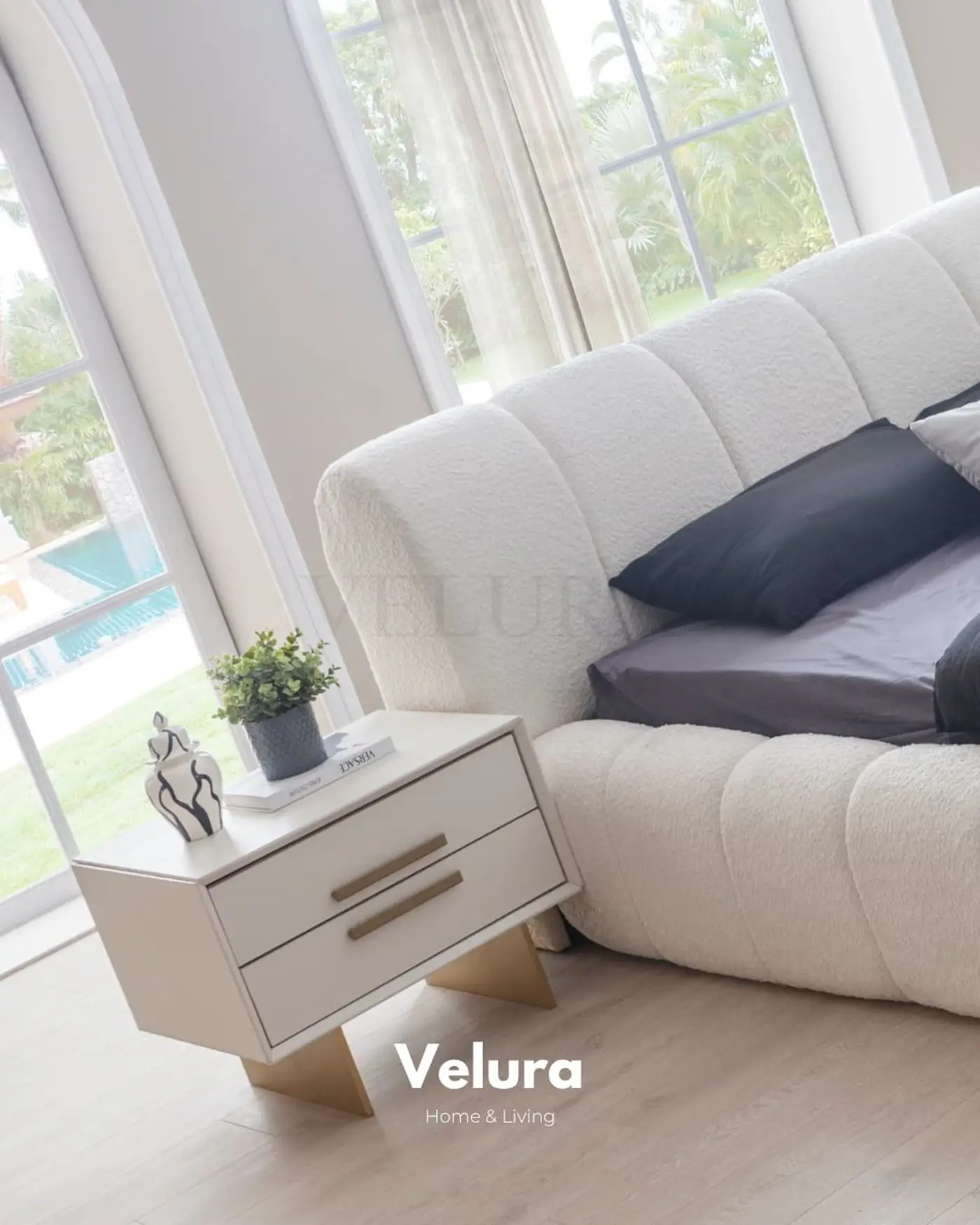 Valore Komodin – Kırık beyaz, gold detaylı, 2 çekmeceli