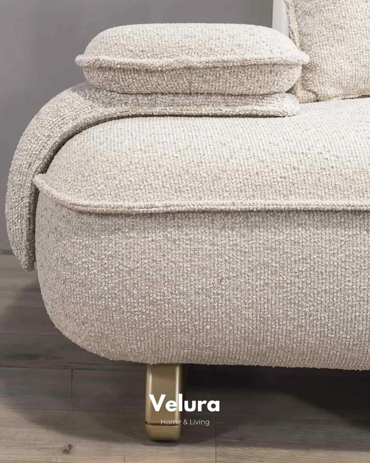 Krem renk Vista koltuk takımı, mat gold detaylı kanepe ve berjer
