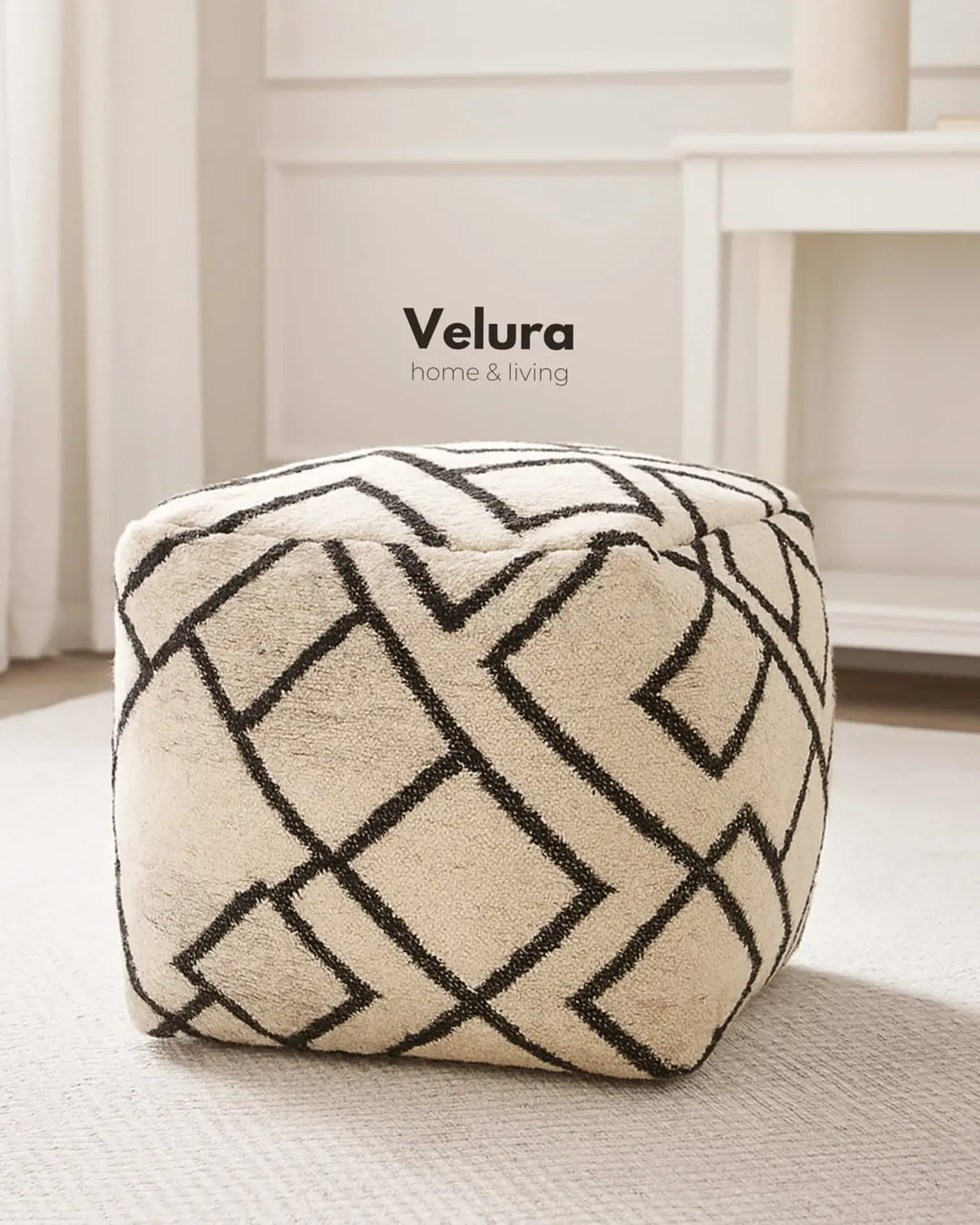 Waylon Ivory Black puf krem siyah tasarım