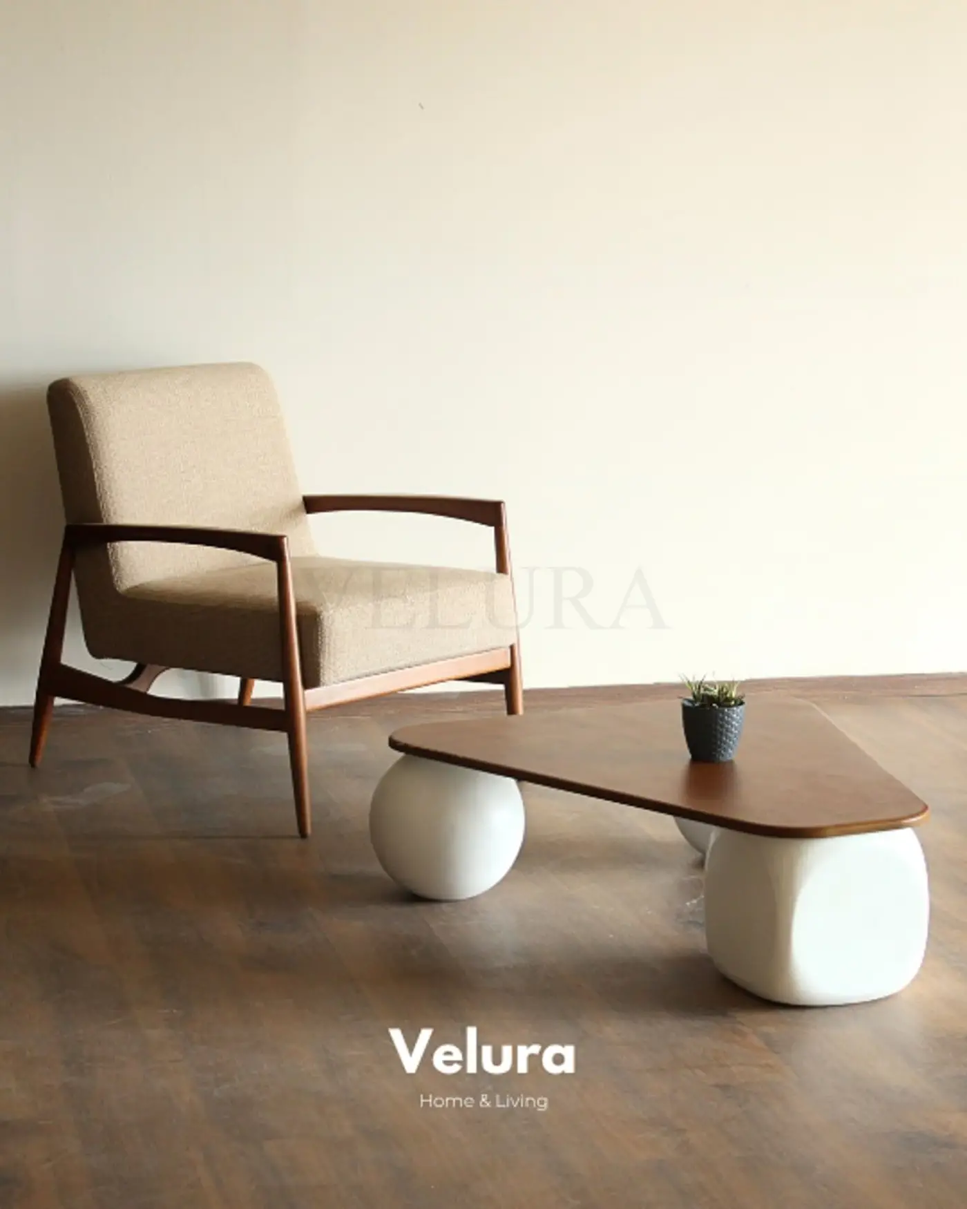 Şık ve Modern Üçgen MDF Orta Sehpa