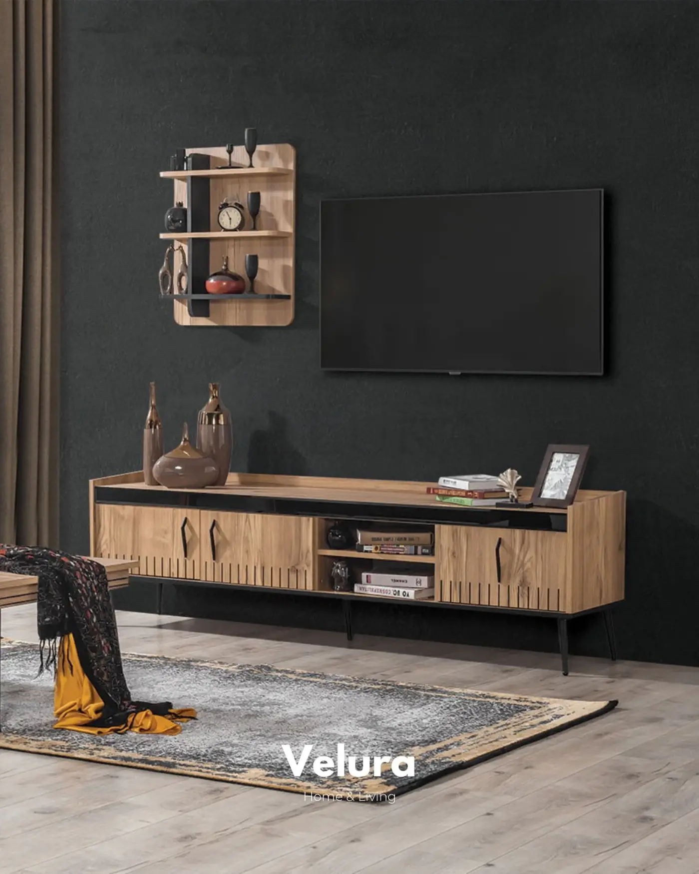İzgi TV ünitesi ahşap siyah detaylı