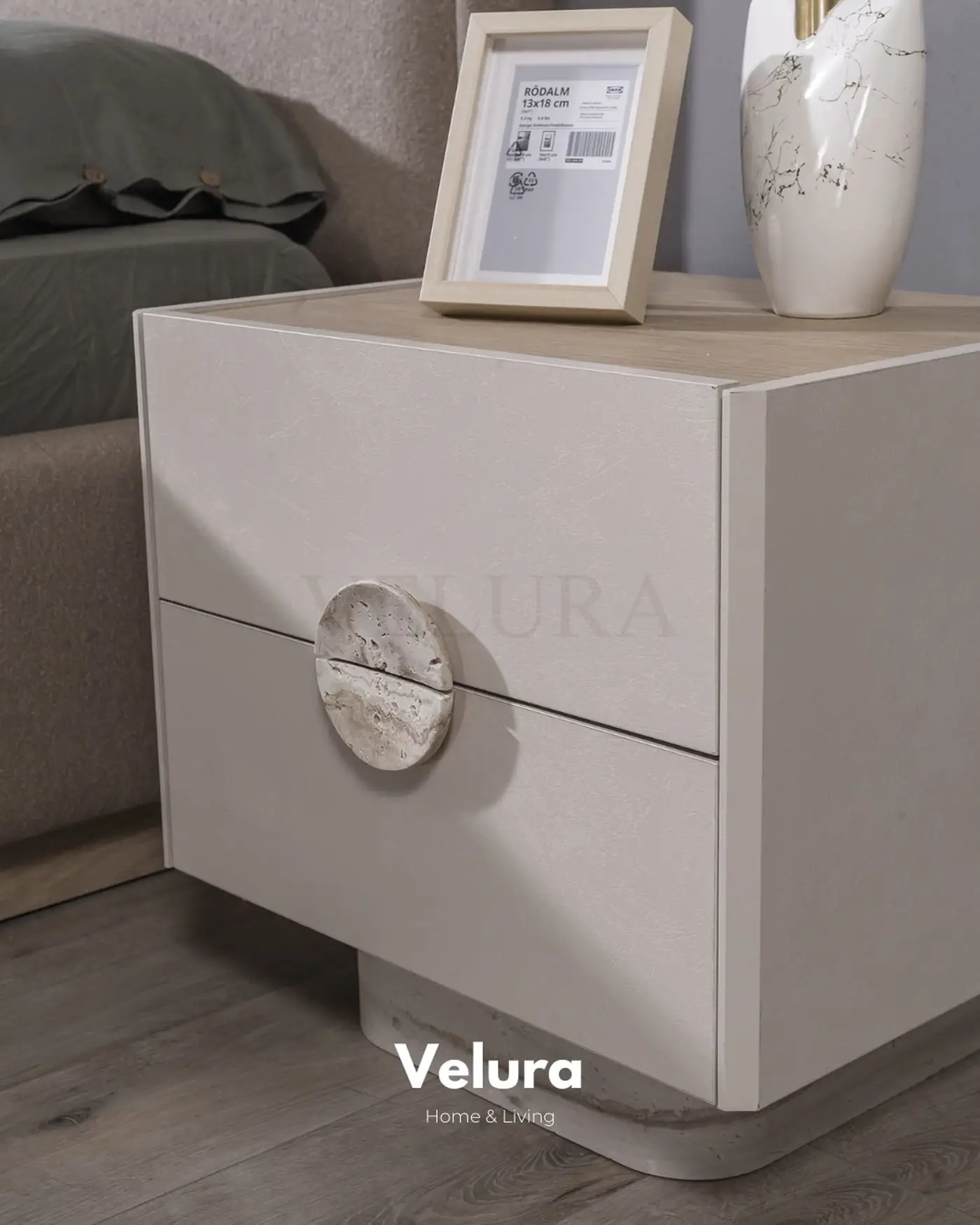 Traverten detaylı modern komodin modeli