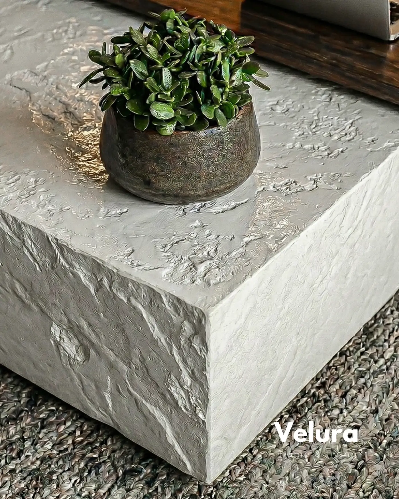 Nora Orta Sehpa (Taş + MDF) – 80x80x30 Nora orta sehpa taş ve MDF beyaz ahşap gövde 80x80