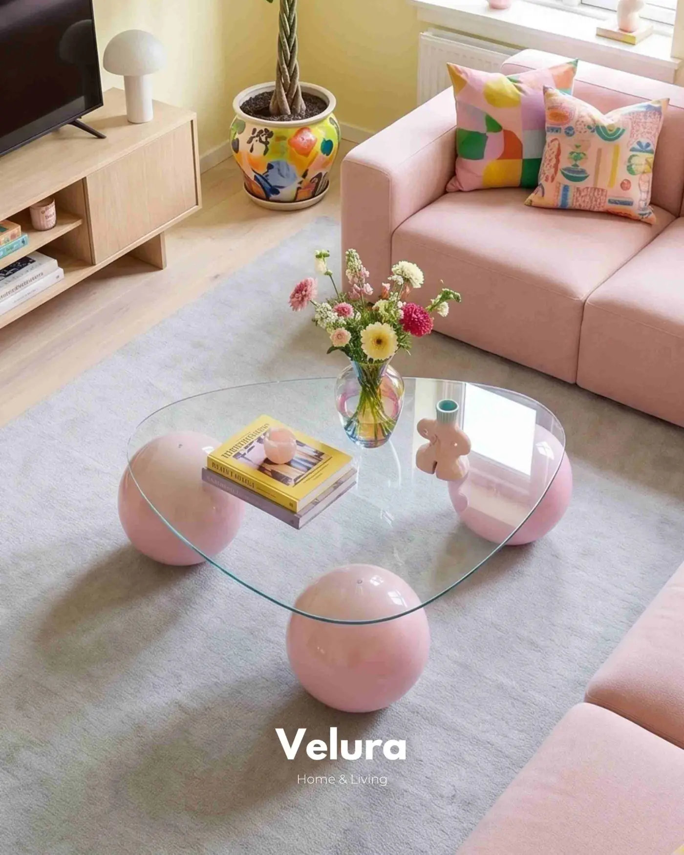 Poliüretan pembe küre ayaklı üçgen orta sehpa modeli