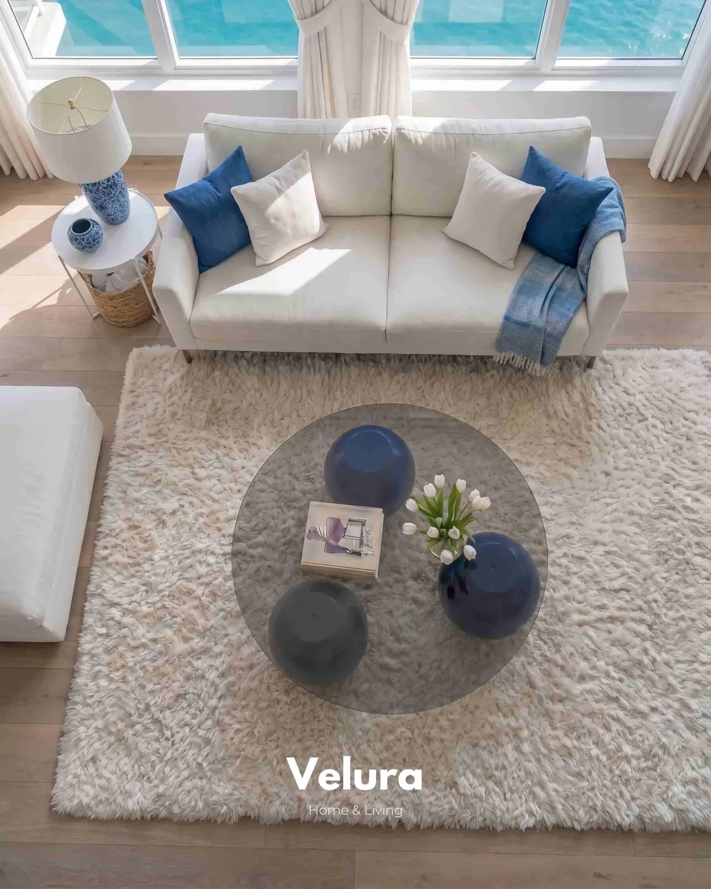 Modern Mavi Küre Ayaklı Yuvarlak Cam Sehpa