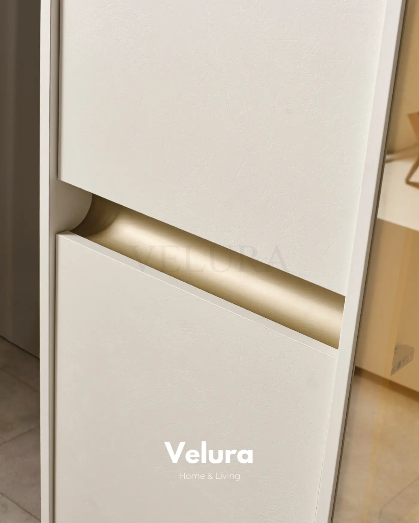 Velura Home Bern 6 kapaklı dolap krem renk reflektif cam detaylı