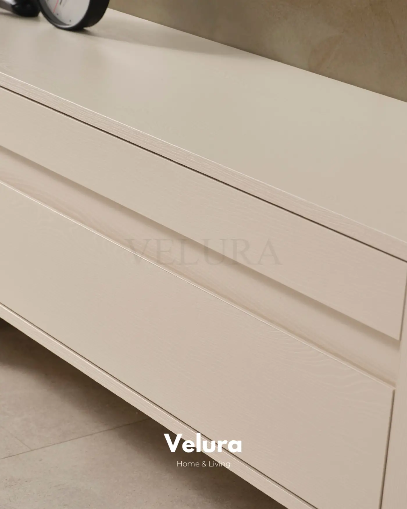 Yerden yüksek Eylül Tv Ünitesi Krem salon mobilyası