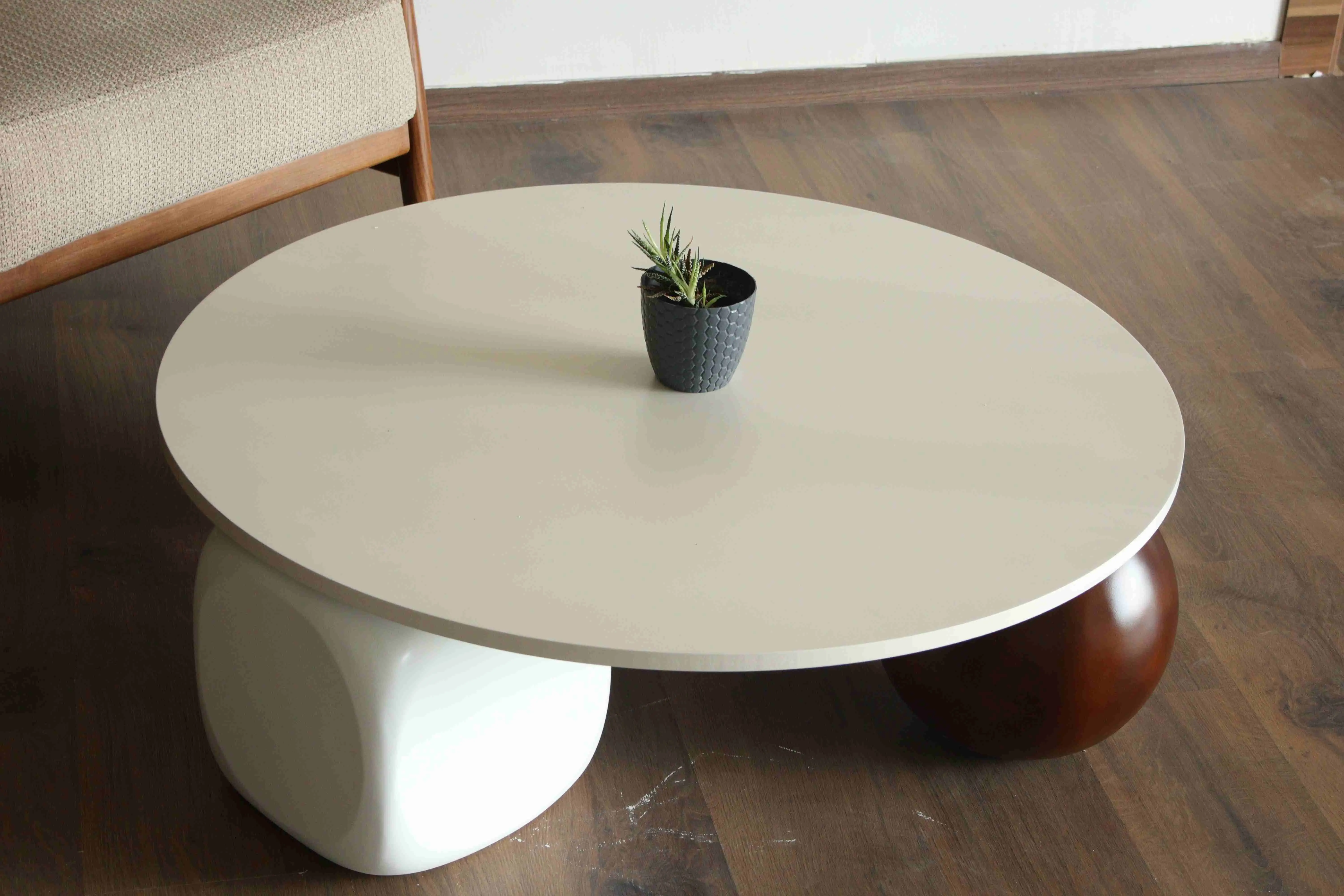 Geometrik formlu modern salon orta sehpası
