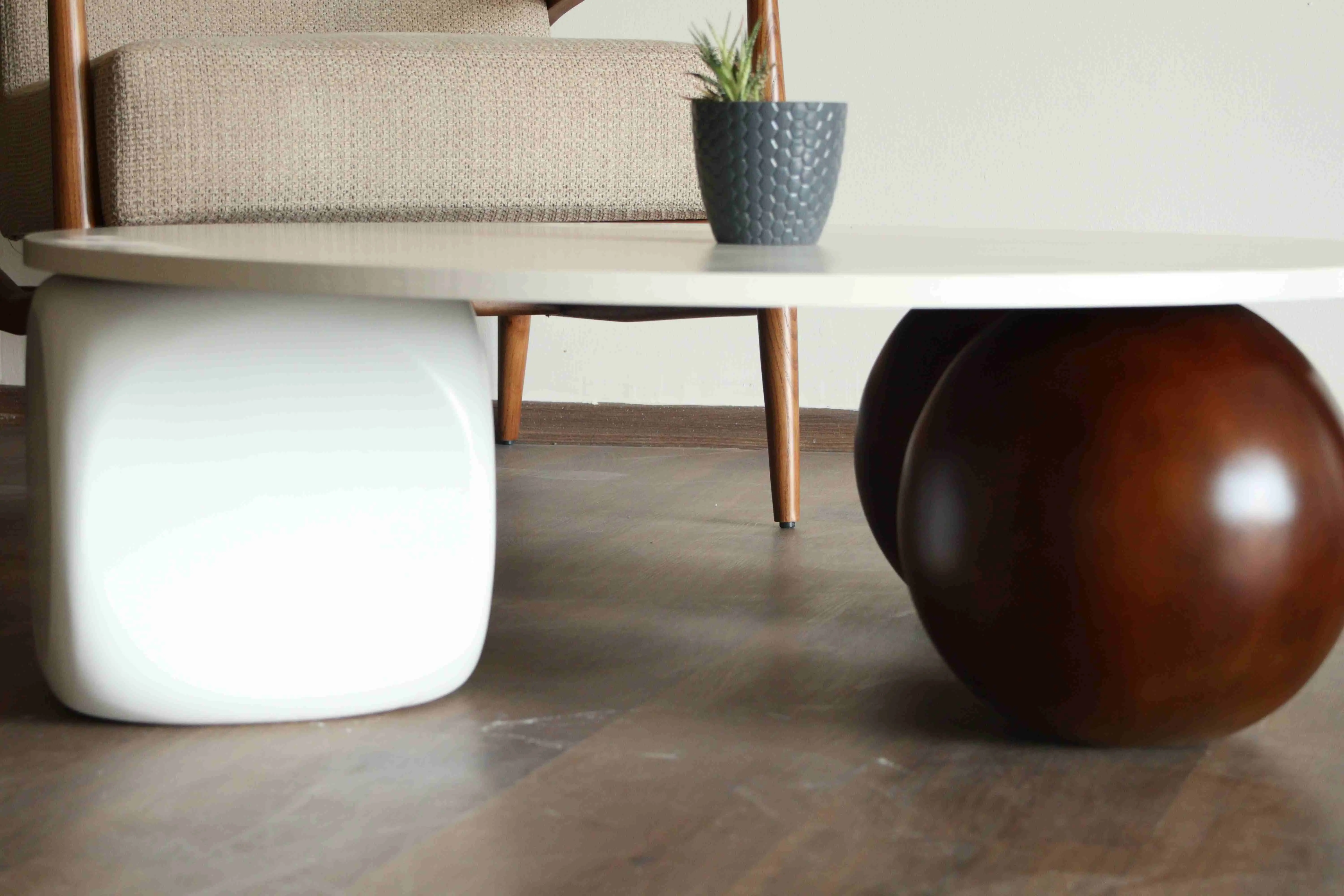 Geometrik formlu modern salon orta sehpası